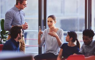 intereses en la negociación