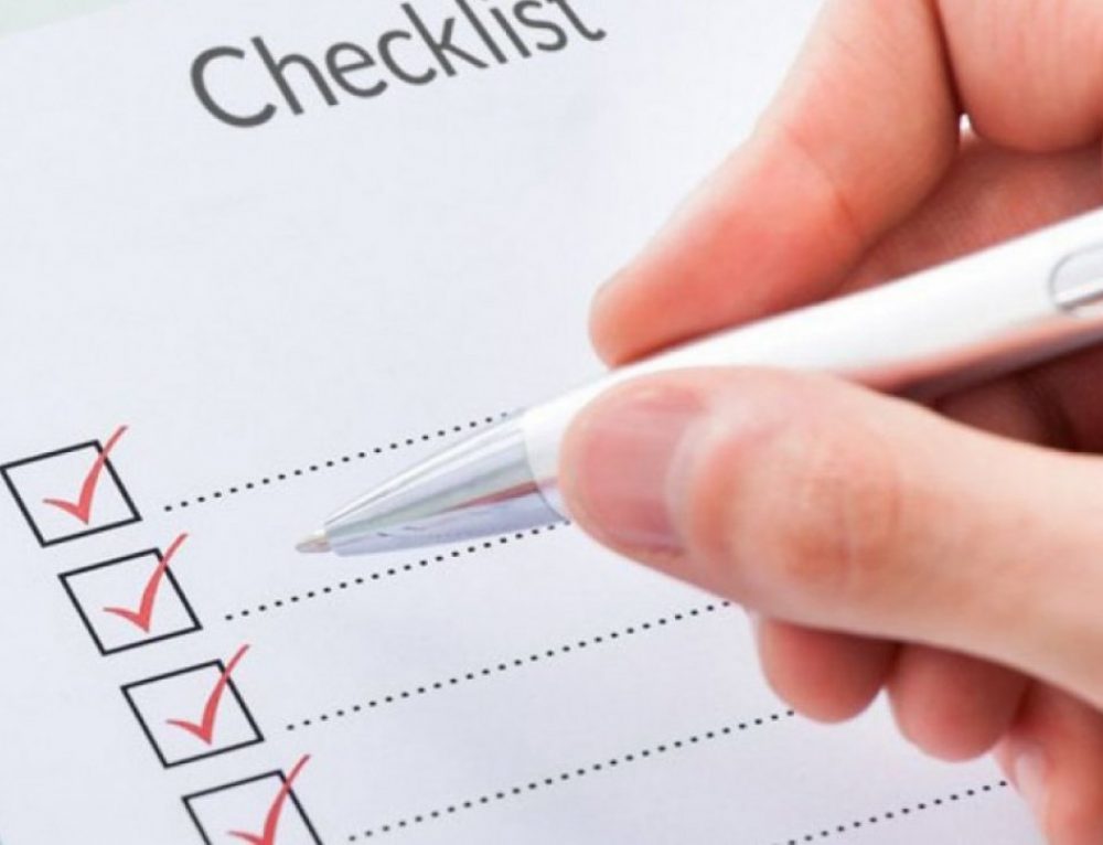 харрасмент в офисе сток. презентация учись сберегай зарабатывай. работодатель и наемный работник. человек анализирует. тест для менеджера по продажам.